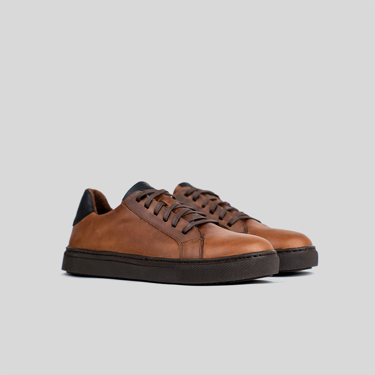 Zapatilla Hombre Montblanc Moca/Negro